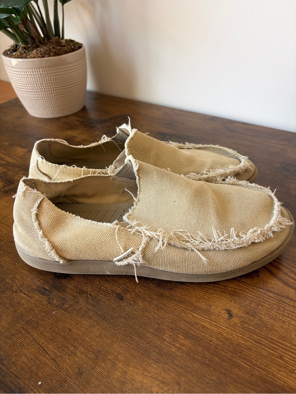 CROCS Men's Santa Cruz Slip-On Canvas Loafers in Beige Size 11